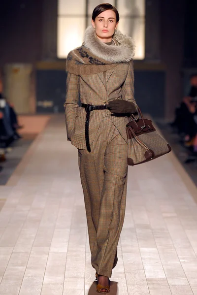 Look 19